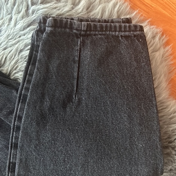 Little Mountain Mom Jeans - Picture 3 of 10